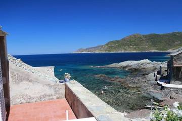 Gîte pour 7 personnes, avec jardin ainsi que vue et terrasse, animaux acceptés dans Plage de la Marine de Scalo