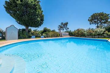 Villa for 42 Guests in Albufeira, Algarve, Picture 3