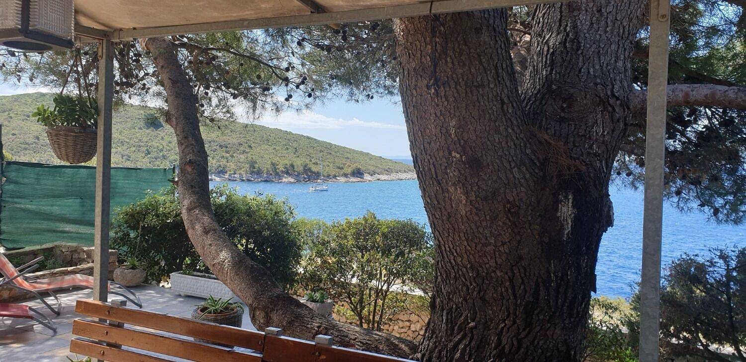 House Ana in Maslinica, Solta