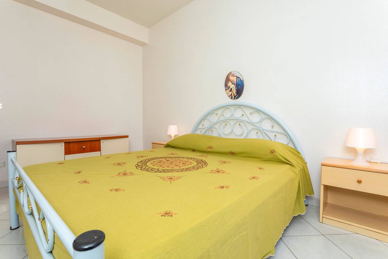 Apartamento entero, Apartamento 'I Ciottoli Dello Ionio - Apt 3' con vistas a las montañas, terraza compartida y balcón in Fondachello, Provincia de Catania