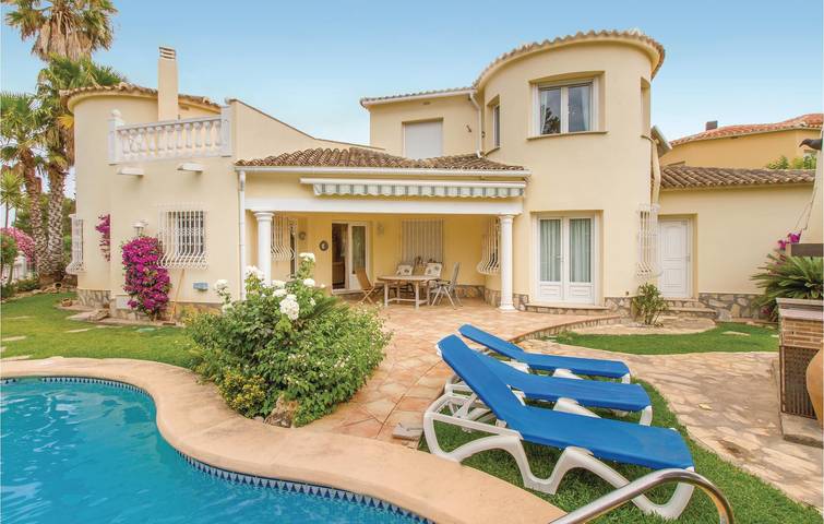 Casa de férias para 6 pessoas, com Terraço e Piscina em Oliva