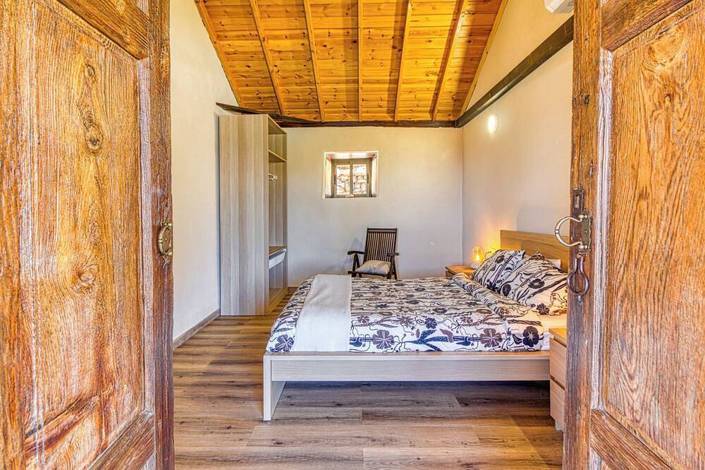 Casa Nazaret | Casa canaria con piscina y jacuzzi en Puntagorda, La Palma in El Pino (La Palma), Puntagorda