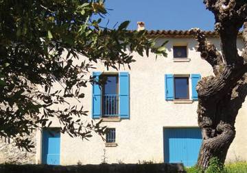 Gîte pour 4 personnes, avec jardin à Tourrettes