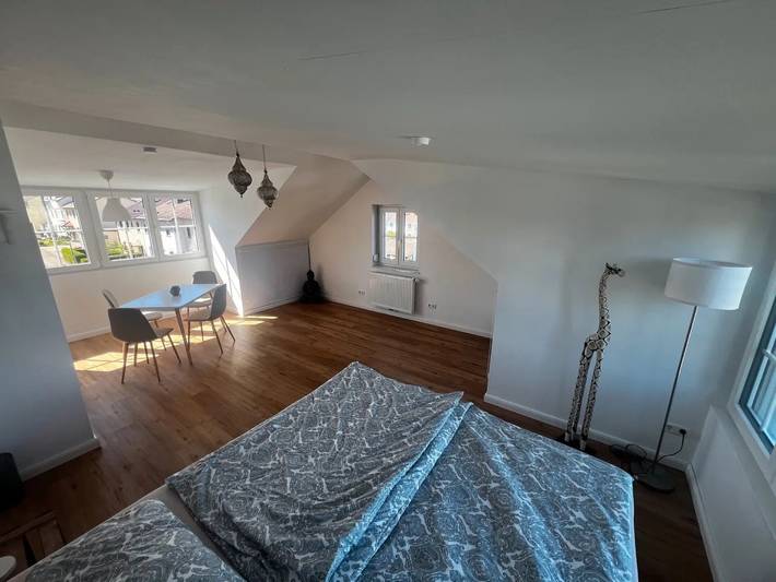 Appartement entier, Appartement « Confort au-dessus de Besigheim » avec vue sur les montagnes et Wi-Fi in Besigheim, Kraichgau