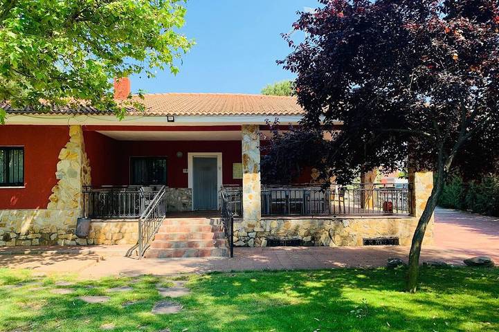Gîte pour 14 personnes, avec balcon ainsi que jacuzzi et jardin à Brunete - 3
