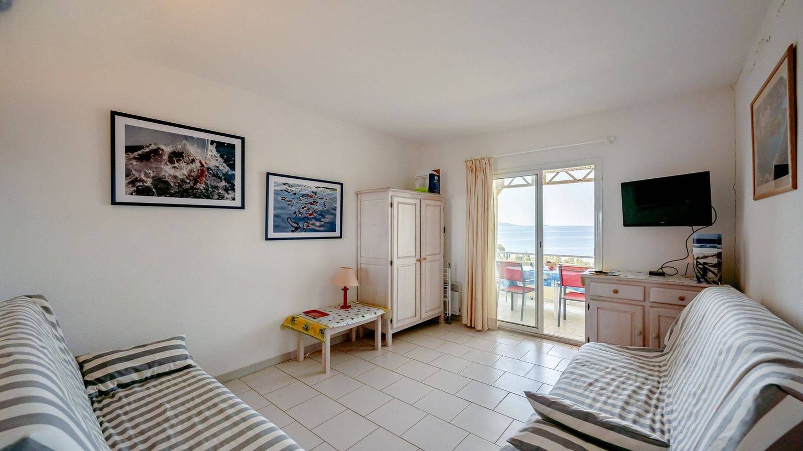 Appartement entier, "Romarin" - Vue sublime sur la baie d'Aiguebelle in Plage d'Aiguebelle, Le Lavandou