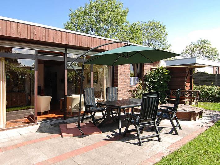 Ferienhaus für 4 Personen, mit Terrasse und Garten in Bensersiel - 3