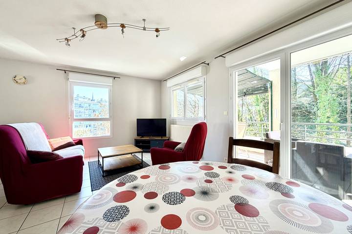 Gîte pour 4 personnes, avec Balcon et Terrasse à Chambéry