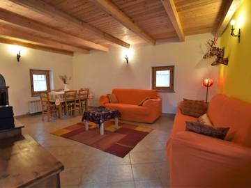 Location de vacances pour 4 personnes, avec balcon à Dubino