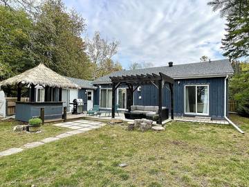 Cottage for 6 Guests in Wasaga Beach, ON, Lake Huron ON, Picture 2