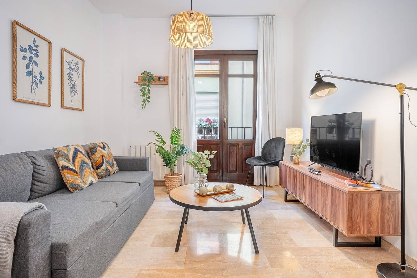 Entire apartment, Apartment 'Calle San Isidro, 59' with Balcony, Wi-Fi and Air Conditioning in Granada, Granada Province