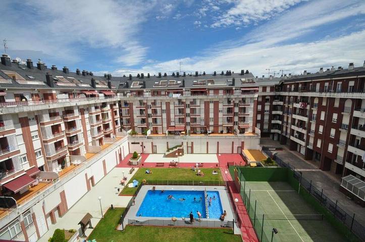 Ferienwohnung für 6 Personen, mit Pool und Garten sowie Ausblick - 1