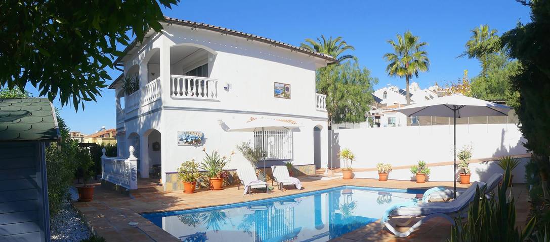 Villa Valentina : Piscine privée et vue sur la mer à la Costa del Sol in Urbanización Villa del Mar, Vélez-Málaga
