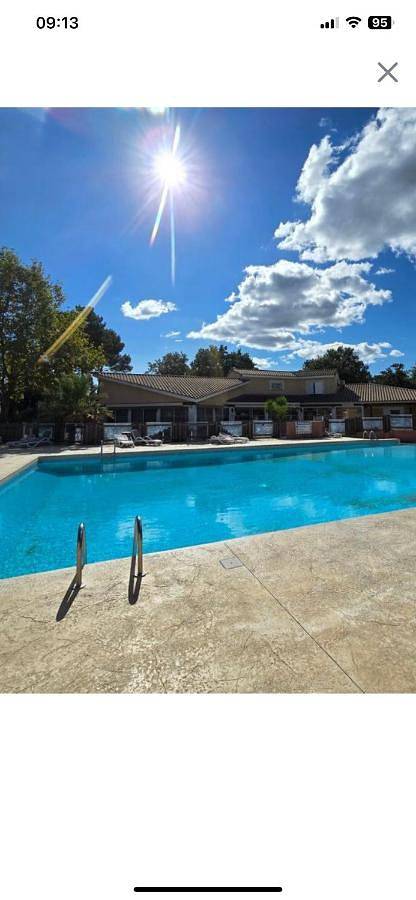 Maison de vacances pour 4 personnes, avec Terrasse ainsi que Jardin et Piscine