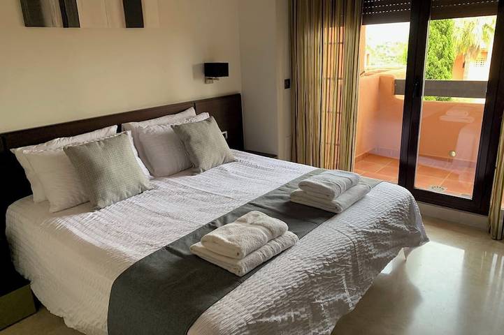Ganze Wohnung, El Soto de Marbella F/F P16 Meer- & Bergblick. Golf-Fitness-Tennis-Padel vor Ort in Ojén, Sierra de las Nieves