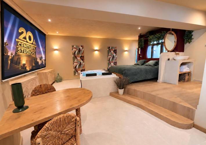 Gîte pour 2 personnes, avec Jacuzzi dans Office De Tourisme De Nyons