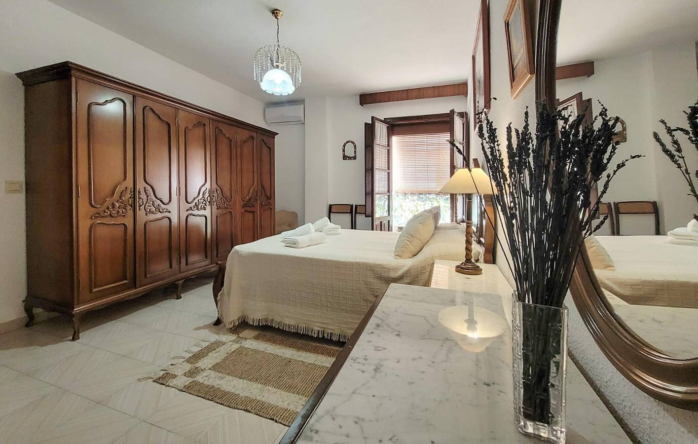 Entire holiday apartment, Panoramic View Terrace Apartment with WiFi & AC - 200m to Restaurante Pura Cepa in Ronda, Málaga Province
