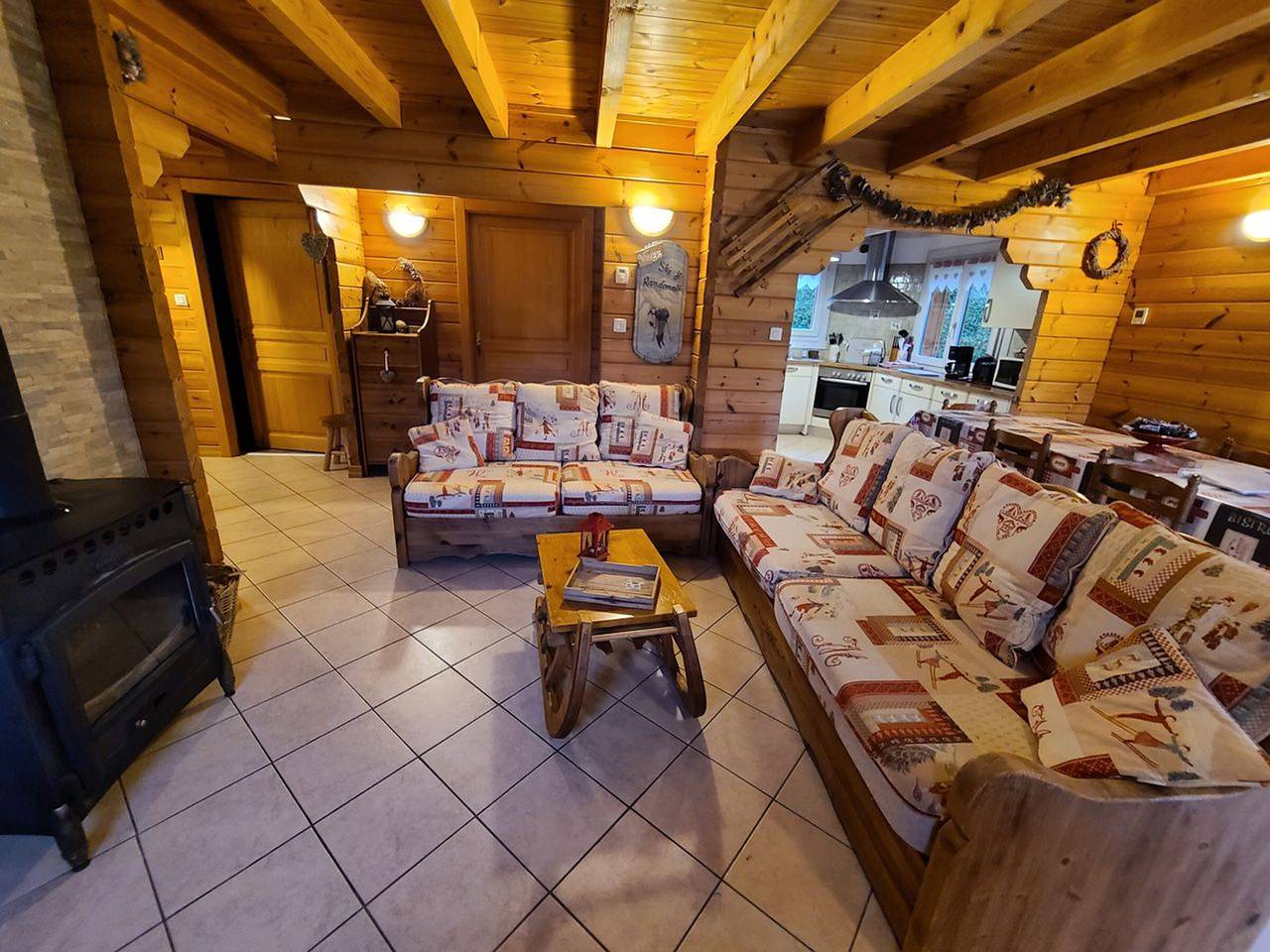 Luxury Chalet with Sauna, Wifi, Private Terrace & Garden Near Vosges Mountains in Saint-Nabord, Épinal en omgeving