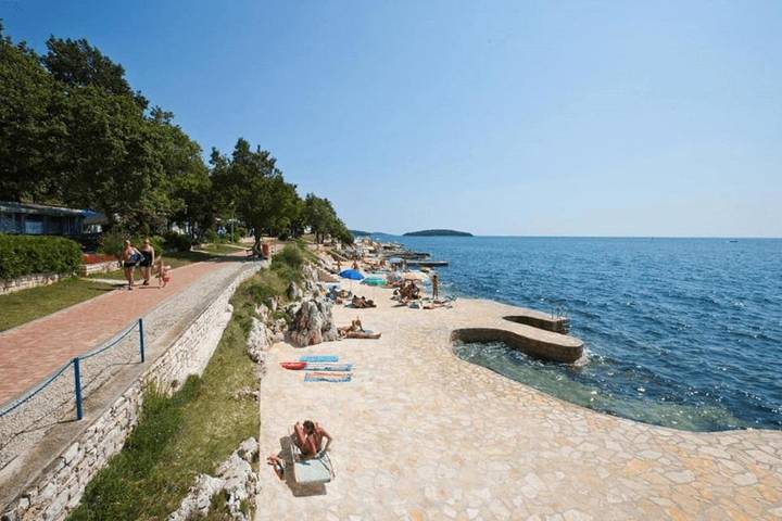 Villaggio vacanza per 5 persone, con giardino e piscina per bambini nonché piscina e panorama in Istria