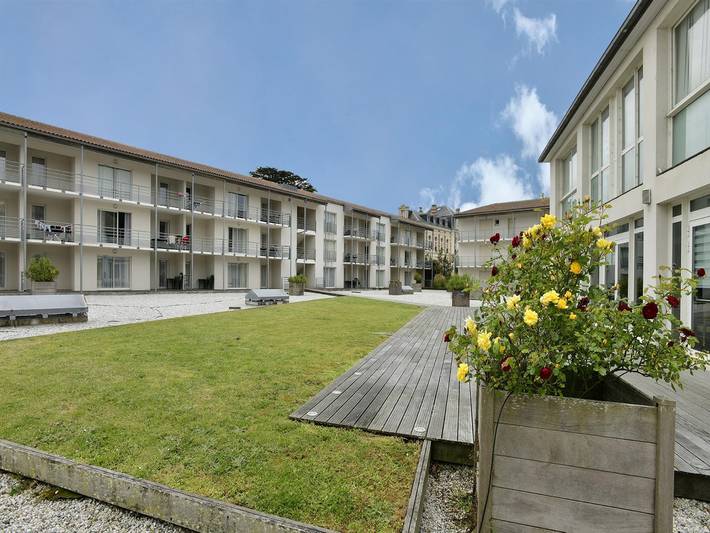 Appartement de vacances pour 4 personnes, avec piscine ainsi que sauna et balcon/terrasse, adapté aux familles