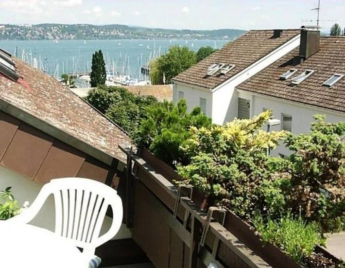 Ferienwohnung für 5 Personen, mit Balkon und Terrasse sowie Seeblick und Ausblick in Konstanz