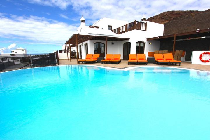 Villa pour 10 personnes, avec Vue sur l’océan et Balcon ainsi que Terrasse et Piscine à Playa Blanca - 4