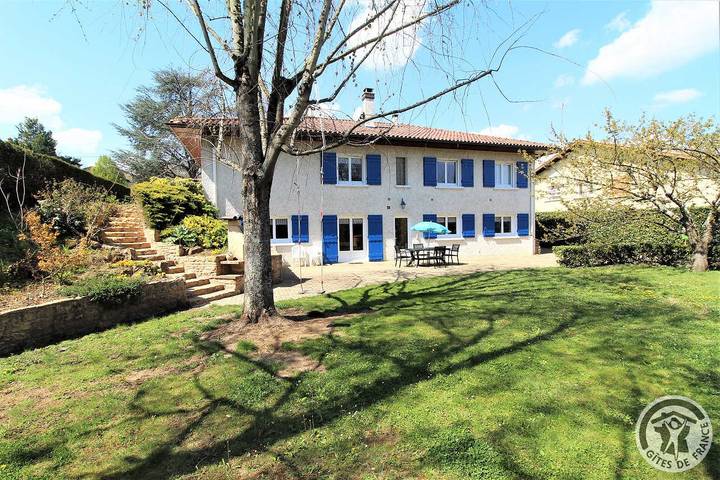 Gîte pour 4 personnes, avec Terrasse et Jardin à Gleizé