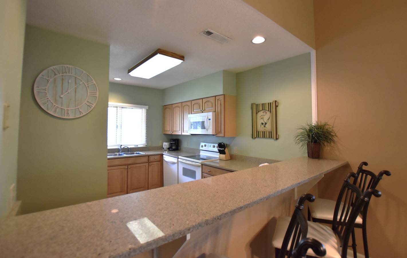 2 Bedrooms at Brigantine Quarters 288 in Coligny Beach, Shipyard Plantation