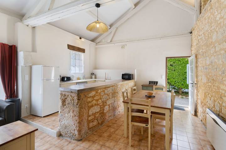 Location de vacances pour 6 personnes, avec jardin à Jayac - 2