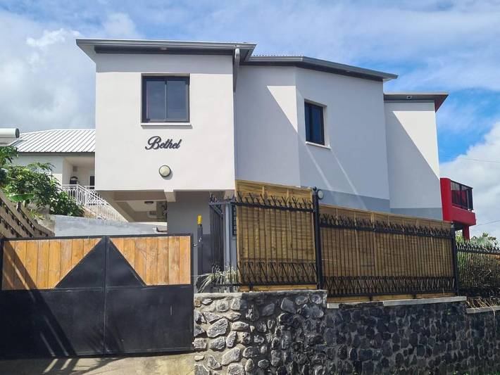 Appartement de vacances pour 4 personnes, avec vue et jardin