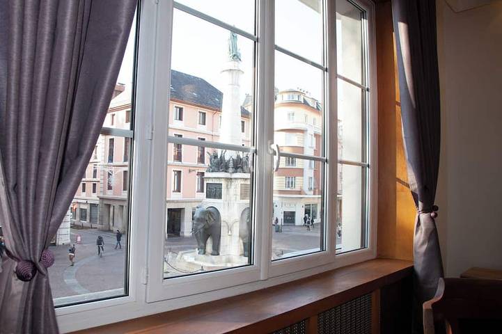 Appartement entier, Studio avec vue sur fontaine des éléphants in Chambéry, Région de Chambéry