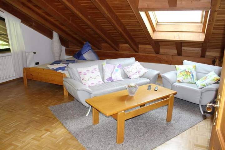 Ganze Wohnung, Gemütliche Ferienwohnung \"Max\" unterm Dach & Terrasse/Balkon in Elmstein, Landkreis Bad Dürkheim