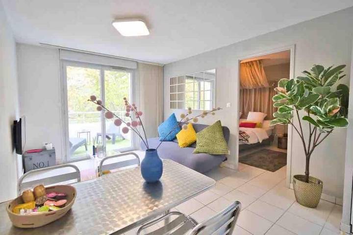 Ferienwohnung für 4 Personen, mit Ausblick und Balkon sowie Pool, mit Haustier - 1