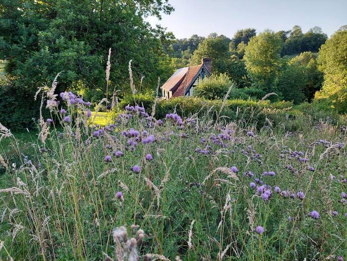 Holiday Home 'Le Paradis' with Private Terrace, Private Garden and Wi-Fi in Les Champeaux, Argentan Området