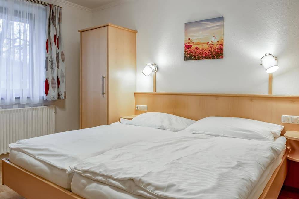 Ganze Wohnung, Idyllische Ferienwohnung, Garten und Bergblick in Loferer und Leoganger Steinberge, Sankt Jakob in Haus