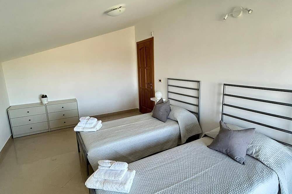 Ganze Wohnung, Vacation House Villa Raffaella - Surrounded by greenery two minutes from the center in Lanciano, Chieti Provinz
