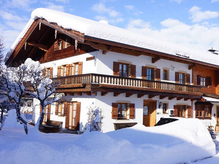 Ganze Ferienwohnung, Gästehaus Gschwendtner - Chiemgau Karte - Ferienwohnung 4 für 2 Personen mit Balkon, 27 qm, Küche, Wohnschlafraum in Inzell, Bayerische Alpen