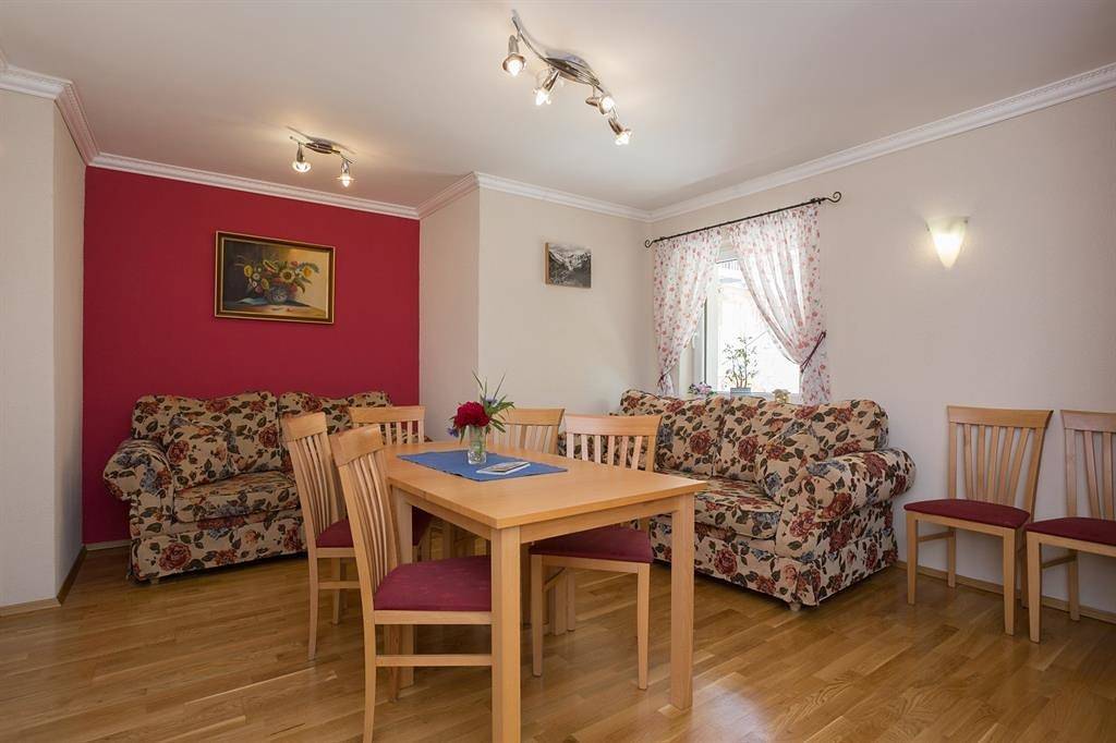 Ganze Ferienwohnung, Appartement Säuleck + Doppelzimmer Auernig in Mallnitz, Lieser-Maltatal