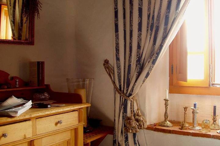 Agriturismo per 2 persone, con giardino e piscina in Montevarchi
