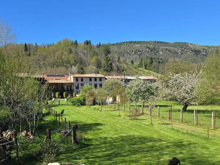 Location de vacances pour 7 personnes, avec piscine ainsi que jardin et vue, adapté aux familles à Fougax-et-Barrineuf - 2