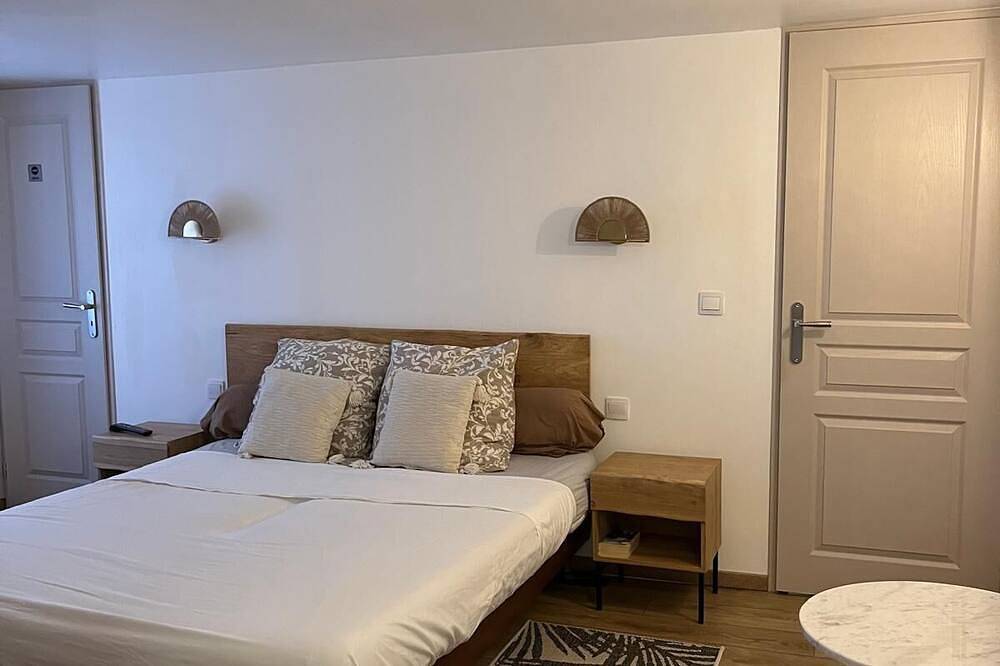 Charming house in the heart of the Parc du Languedoc.sea and river nearby in Roujan, Béziers region