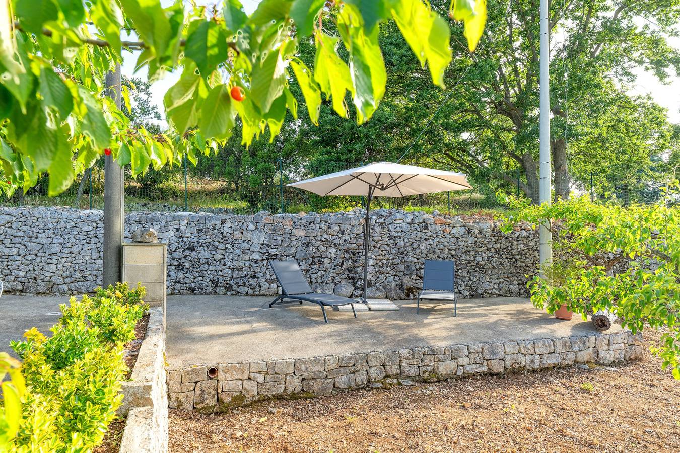 Trullo 'Dona Filomena' mit privater Terrasse, privatem Garten und Wi-Fi in Fasano, Salento