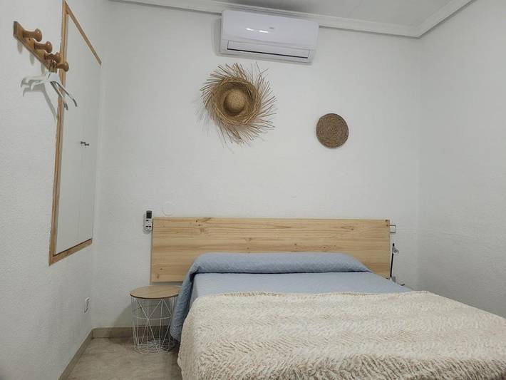 Location de vacances pour 3 personnes, avec jardin ainsi que terrasse et vue, animaux acceptés à Amposta