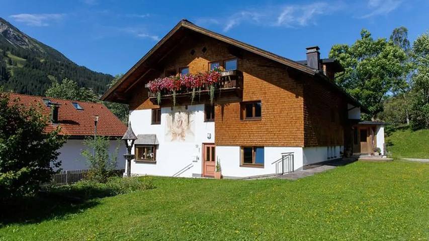 Ferienwohnung für 5 Personen, mit Garten in Nesselwängle