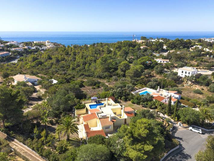 Ferienhaus für 6 Personen, mit Terrasse und Garten in Lagoa - 3
