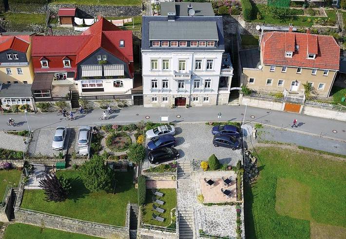 Ferienwohnung für 7 Personen, mit Terrasse und Garten sowie Ausblick in Stadt Wehlen