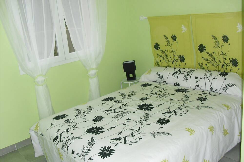 Vacation villa rental in Montagnac, Côte d'Améthyste