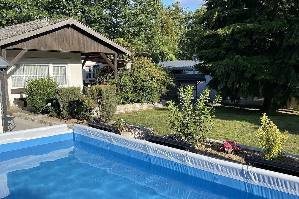 Kamin Ferienhaus mit Sauna, Pool und Whirlpool in Rheinböllen, Nahetal