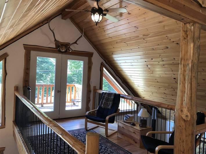 Log cabin for 8 people, with balcony and hot tub in Mount Rainier National Park