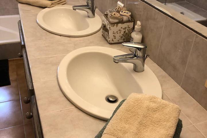 Location de vacances pour 4 personnes, avec terrasse et jardin, animaux acceptés à Cabrières-d'Avignon - 4